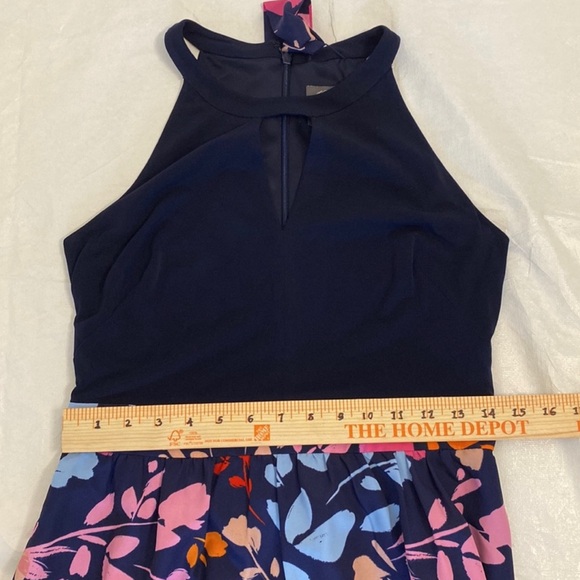NWT Vince Camuto Navy Floral Maxi Halter Dress With Scarf - Size: 6 - Picture 11 of 11